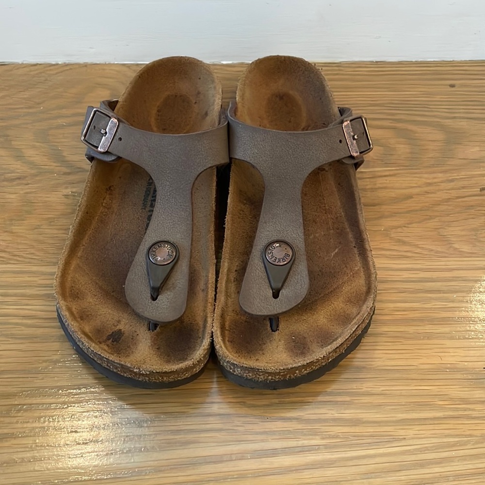 BIrkenstock Gizah Sandals, Great Condition